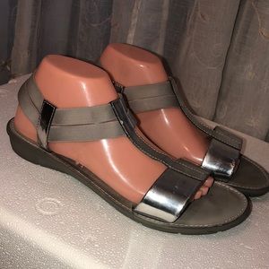 Munro Silver Mirror Sandals Size 11-11.5